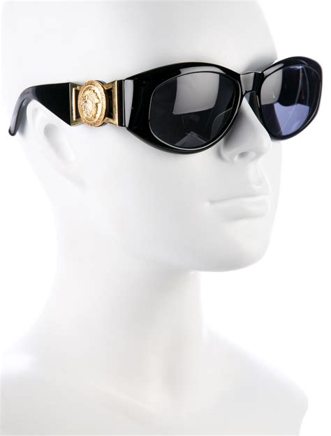 notorious big simchi levi medusa sunglasses shades occhiali versace|The legendary appeal of Versace’s Medusa Biggie glasses.